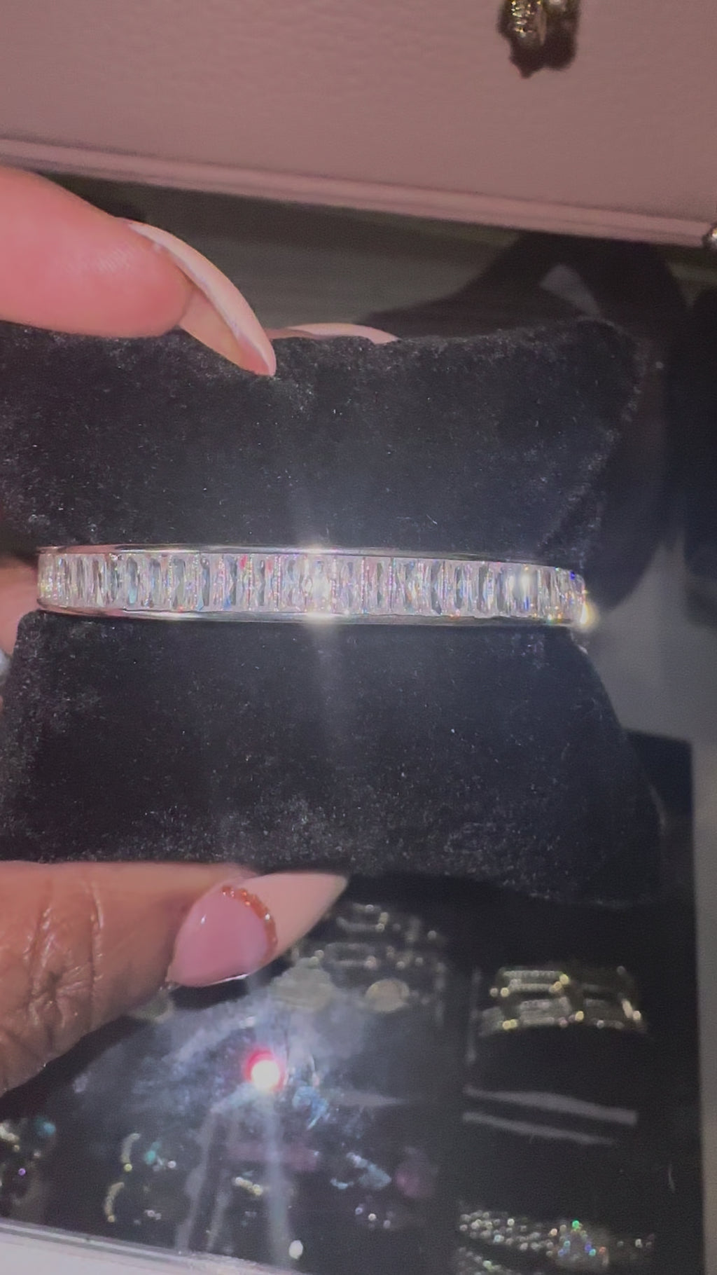 20.4 CTW MOISSANITE BANGLE, 20 GRAMS